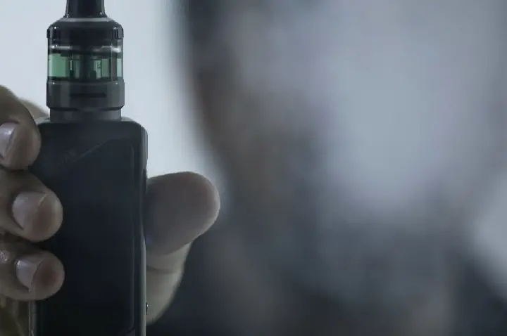 Anvisa e MPF assinam acordo para combater cigarros eletrônicos