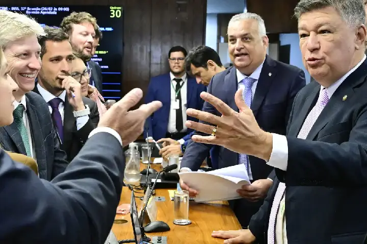 CPMI do INSS aprova quebra de sigilo de Lulinha e convoca André Moura 