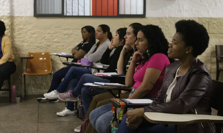 Cursinhos populares podem aderir à rede de apoio federal até o dia 4