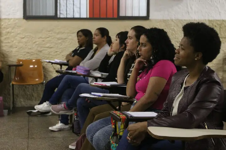 Cursinhos populares podem aderir à rede de apoio federal até o dia 4