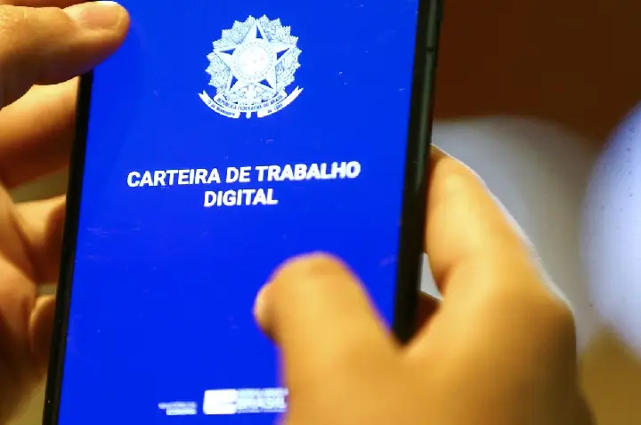  Desemprego fica em 5,4% no trimestre encerrado em janeiro de 2026