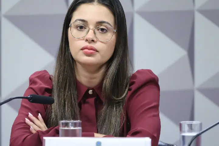 Empresária passa mal e depoimento é encerrado na CPMI do INSS