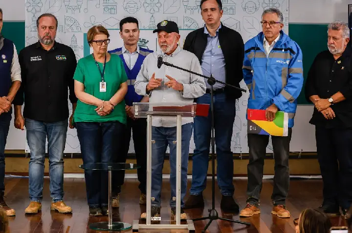 Financiamentos a desabrigados em Minas seguirão modelo do RS, diz Lula