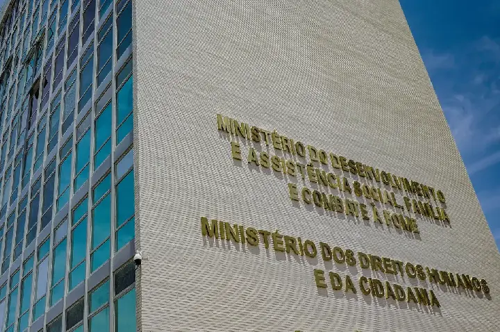 Ministérios reagem à absolvição de homem que estuprou menina em MG