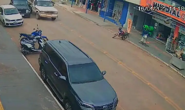 Motorista embriagado causa acidente no centro de Paranatinga e danifica cinco veículos