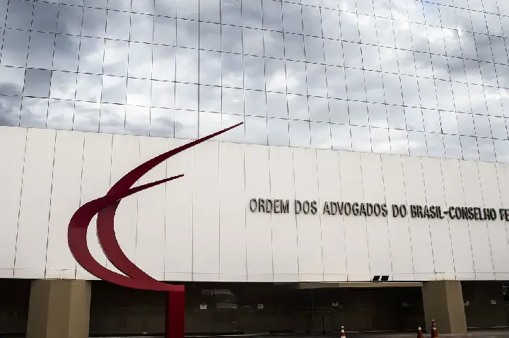 OAB cita “natureza perpétua” e pede fim de inquérito das fake news