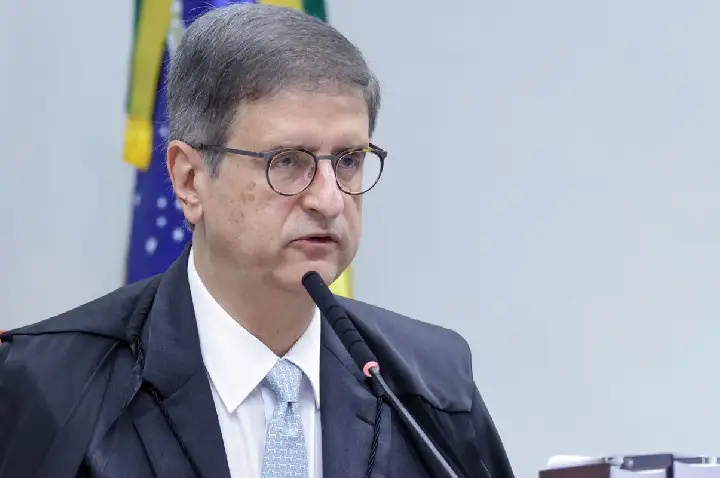 PGR apresenta parecer contrário à prisão domiciliar para Bolsonaro
