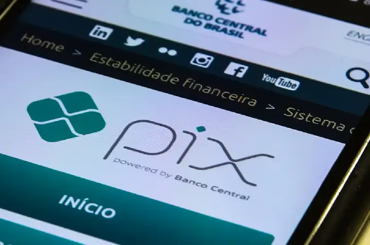 Pix por aproximação completa um ano com baixa adesão