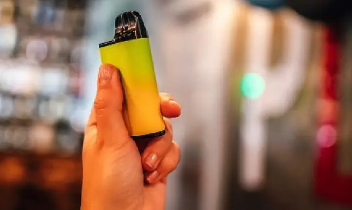 Professor de escola em Paranatinga é acusado de vender cigarro eletrônico a aluna
