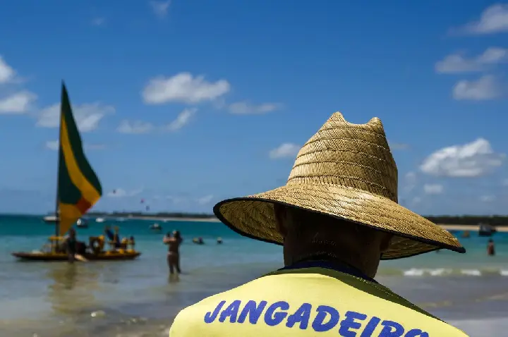 Senado aprova regras para empresas que prestam serviços a turistas