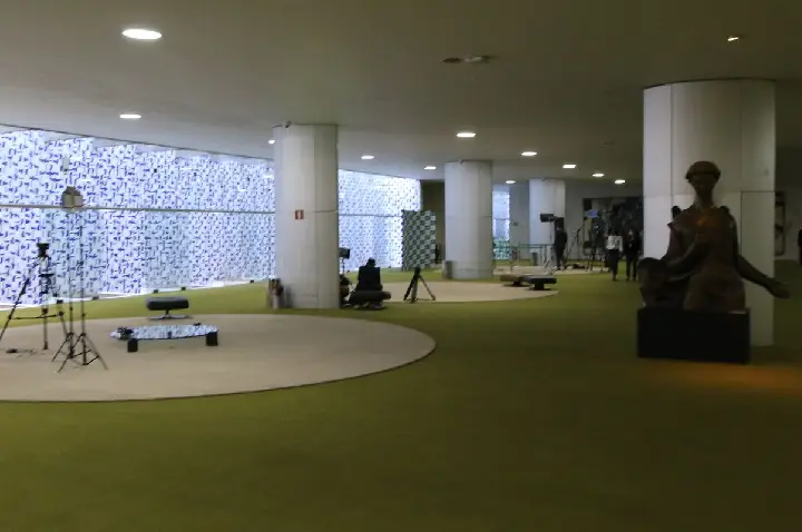 Sindicatos repudiam violência contra jornalista na Câmara 