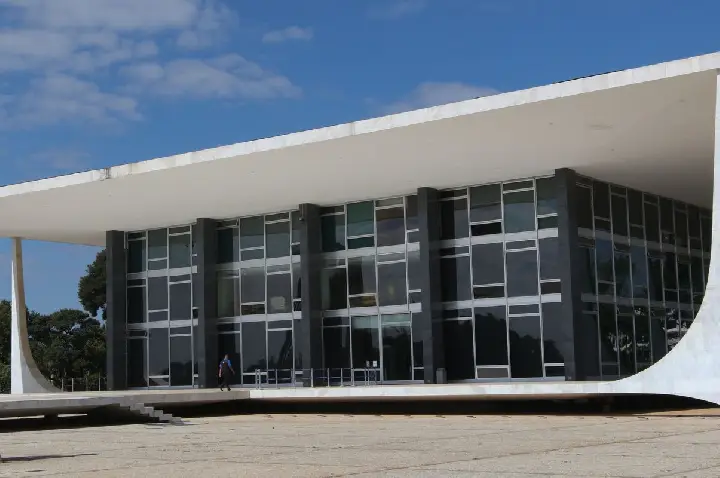 STF tem dois votos para negar novamente prisão domiciliar de Bolsonaro