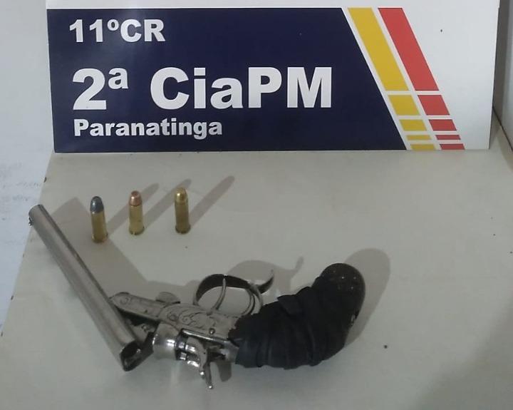 Após ameaça de tiro na cara PM prende homem com garrucha de dois canos