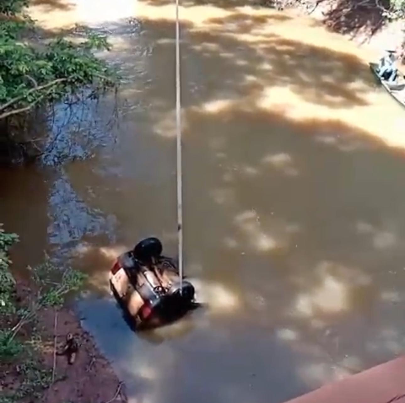 Carro de homem desaparecido é encontrado submerso em rio entre Paranatinga e Planalto da Serra