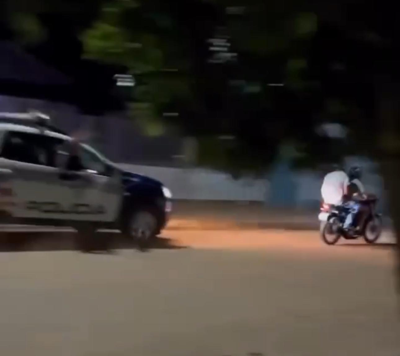 Motociclista foge da PM, cai durante perseguição e passageiro é detido em Paranatinga