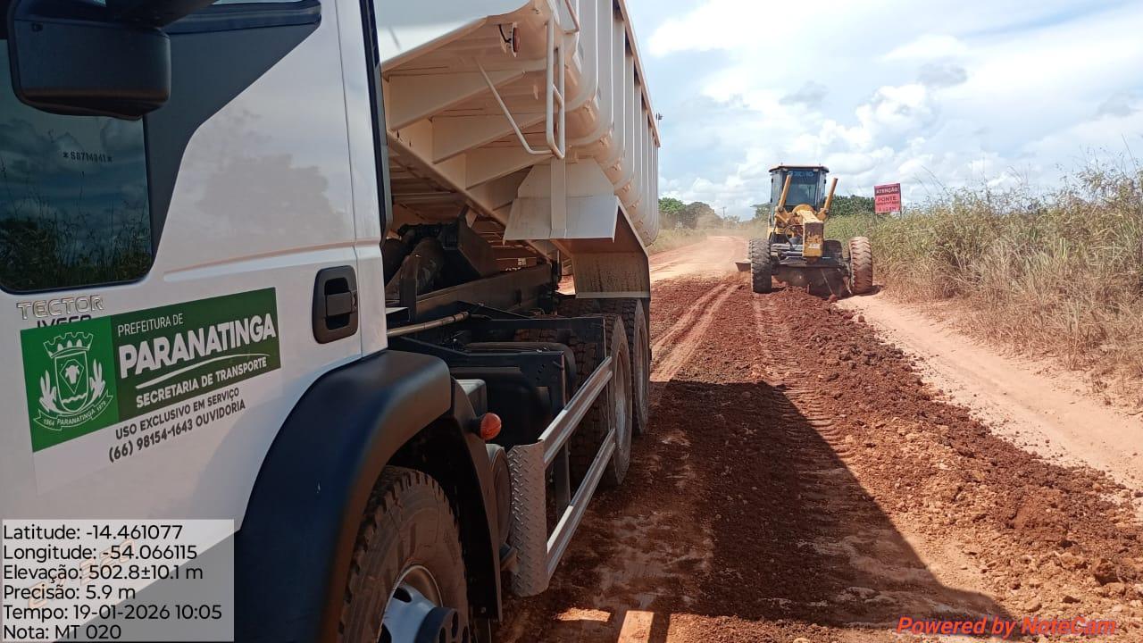 Prefeitura de Paranatinga realiza manutenção na MT-020, na saída da Vila Concórdia