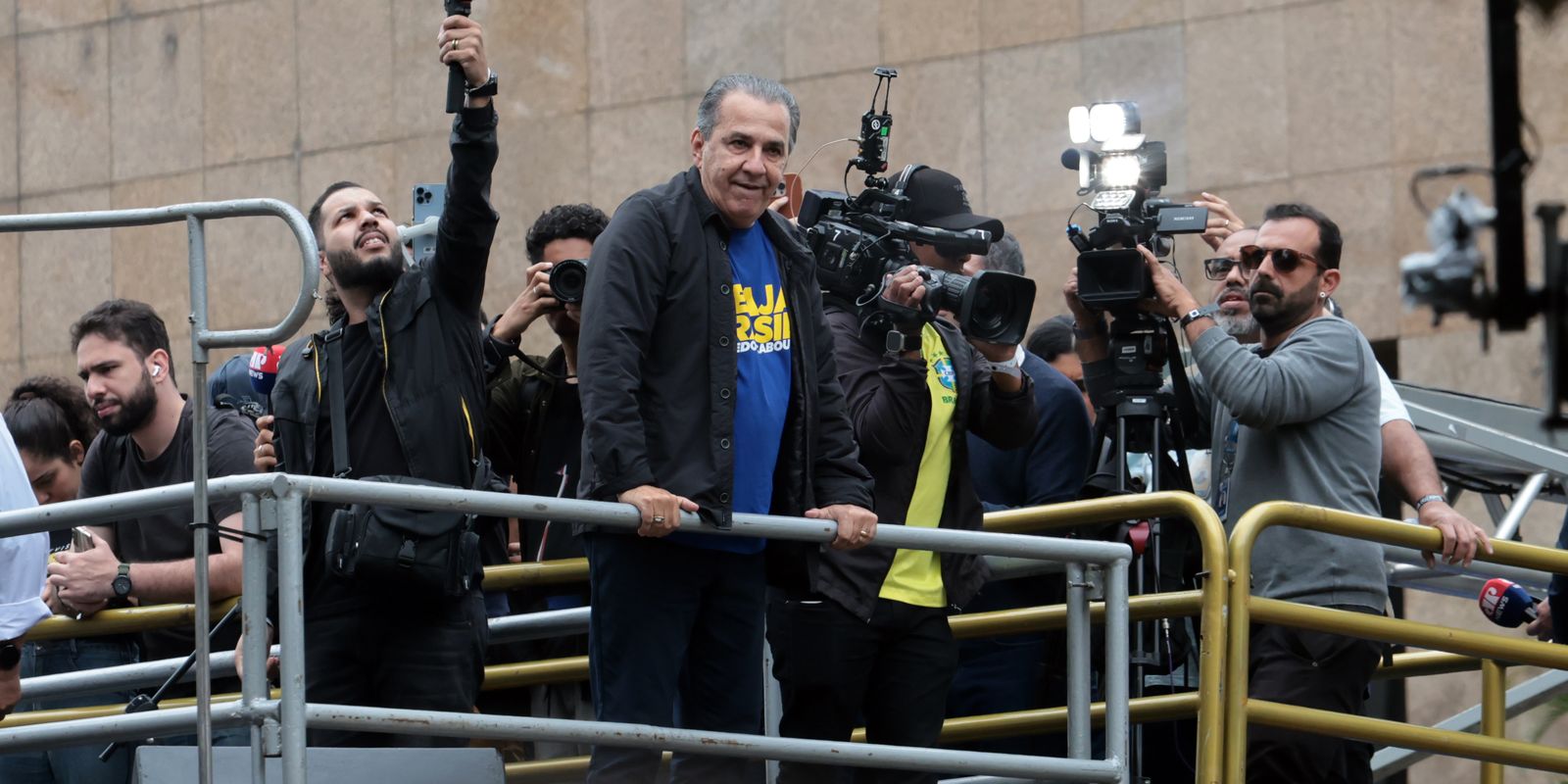 Moraes vota por tornar Malafaia réu por ofensa ao Comando do Exército