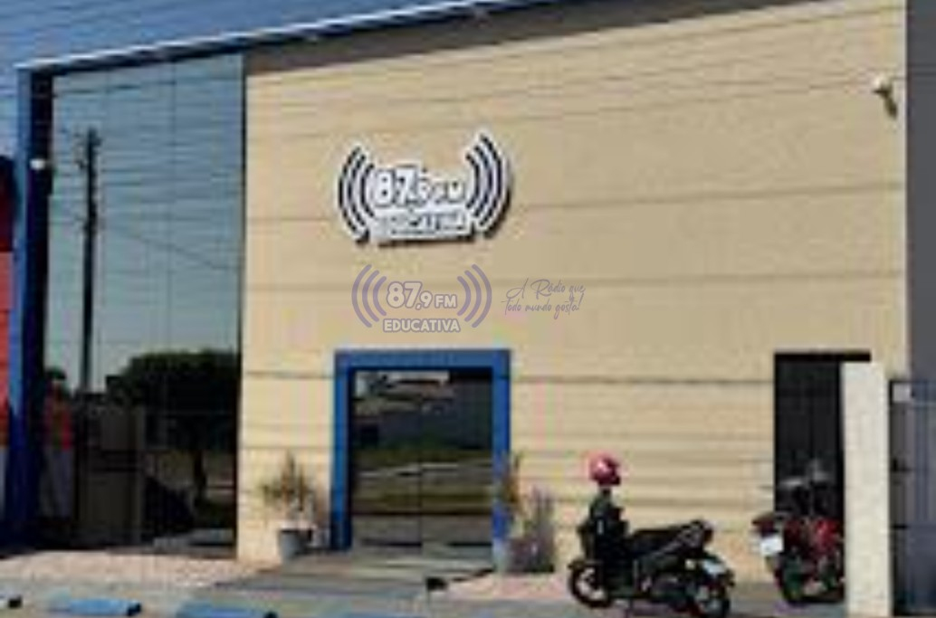Rádio Educativa 87,9 FM consolida liderança de audiência em Paranatinga e recebe mais uma premiação da Revista Fama